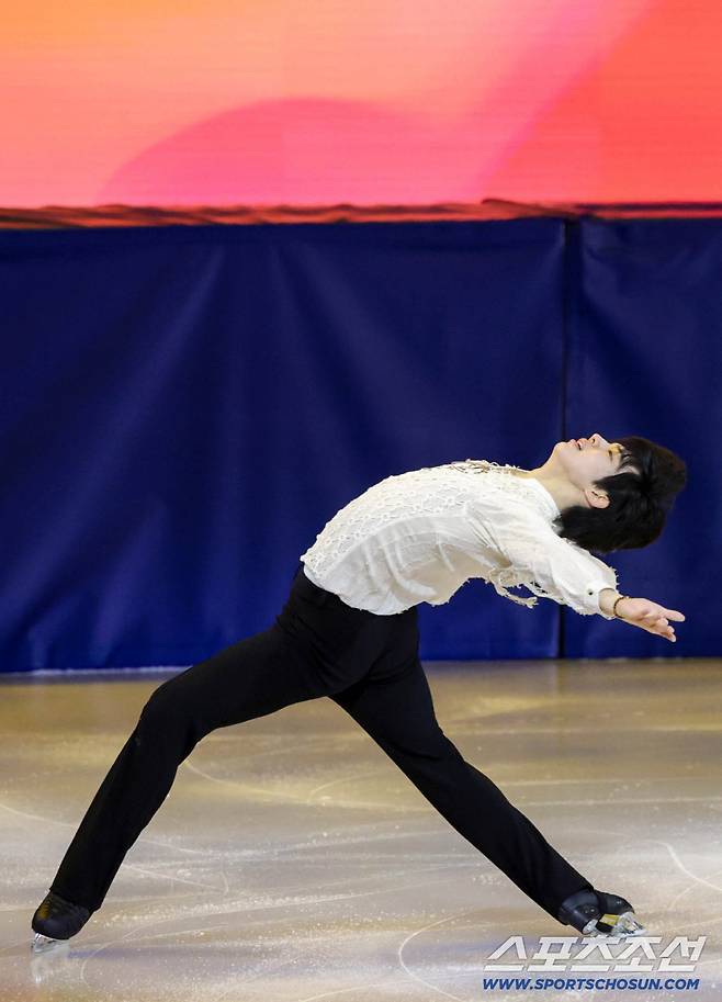 22일(한국시간) 이탈리아 밀라노 스피드스케이팅 아레나에서 밀라노동계올림픽 피겨 갈라쇼가 열렸다. 연기를 펼치고 있는 차준환. 밀라노(이탈리아)=송정헌 기자songs@sportschosun.com/2026.02.22/