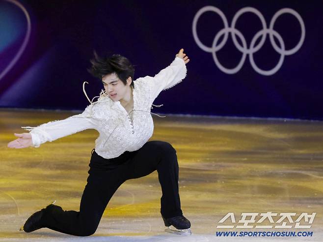 22일(한국시간) 이탈리아 밀라노 스피드스케이팅 아레나에서 밀라노동계올림픽 피겨 갈라쇼가 열렸다. 연기를 펼치고 있는 차준환. 밀라노(이탈리아)=송정헌 기자songs@sportschosun.com/2026.02.22/