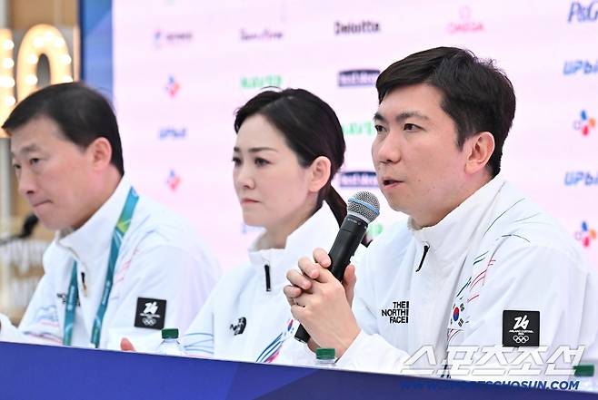 22일(한국시간) 이탈리아 밀라노 코리아하우스에서 대한민국 선수단 해단식이 열렸다. 결산 보고하는 유승민 대한체육회 회장. 밀라노(이탈리아)=송정헌 기자songs@sportschosun.com/2026.02.22/