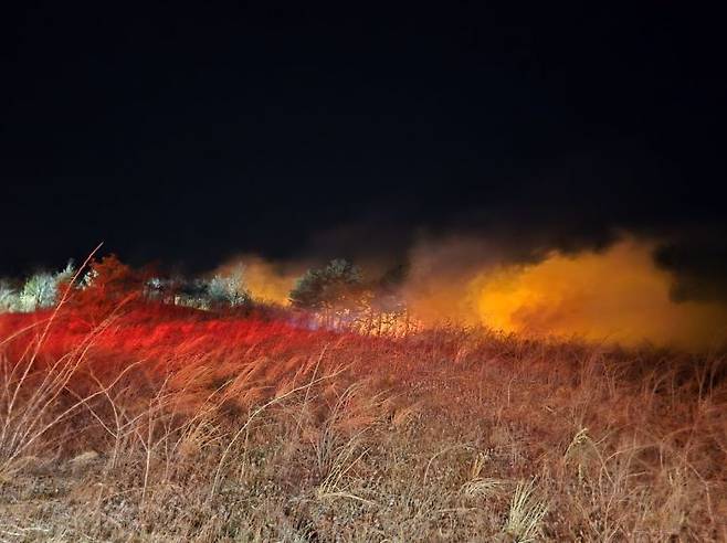 강원 고성군 토성면 인흥리 산불 현장. 강원특별자치도소방본부 제공