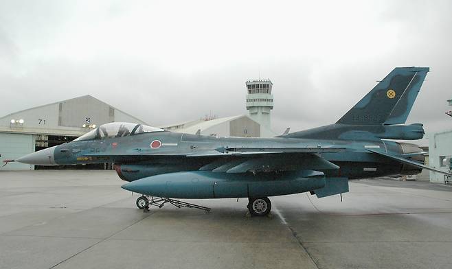 일본 항공자위대 F-2 전투기가 주기되어 있다. 세계일보 자료사진