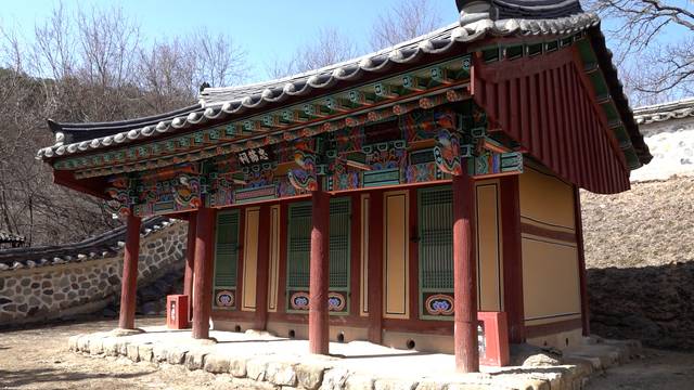 경북 문경시 산양면 위만리에 단정하게 자리 잡은 사당 충절사의 전경. 사당 내부에는 단종의 시신을 거둔 충의공 엄흥도 선생의 영정과 위패가 함께 모셔져 있으며, 영월 엄씨 후손들은 이곳에서 매년 제향을 올리며 선조의 꼿꼿한 유훈을 이어가고 있다. 김용국 기자