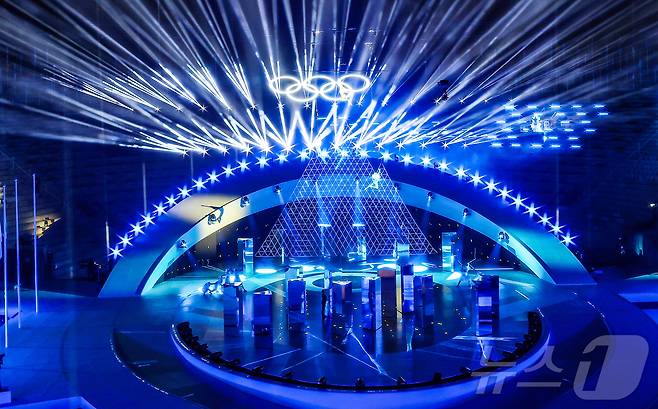 22일 오후(현지시간) 이탈리아 베로나 아레나에서 2026 밀라노·코르티나담페초 동계올림픽대회 폐회식 공연이 펼쳐지고 있다. 2026.2.23 ⓒ 뉴스1 김진환 기자