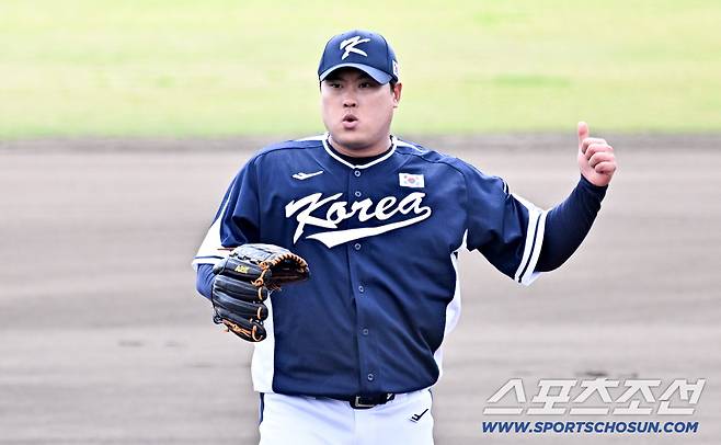 한화 후배 왕옌청 앞에서 2이닝 퍼펙트 피칭을 펼친 대표팀 선발 류현진.