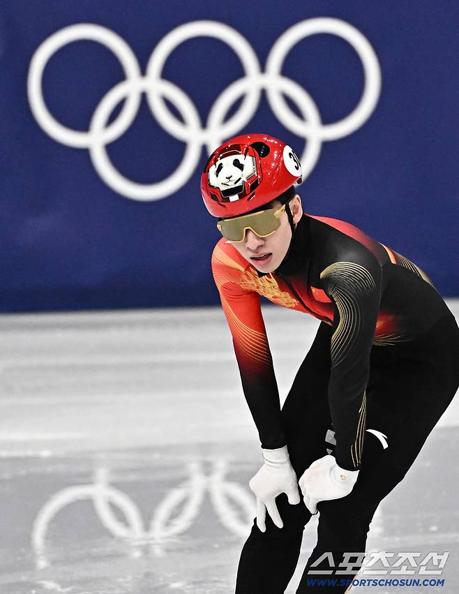 16일 이탈리아 밀라노 스피드스케이팅 아레나에서 밀라노동계올림픽 쇼트트랙 남자 500m 경기가 열렸다. 예선 2위로 통과한 린샤오쥔. 밀라노(이탈리아)=송정헌 기자songs@sportschosun.com/2026.02.16/
