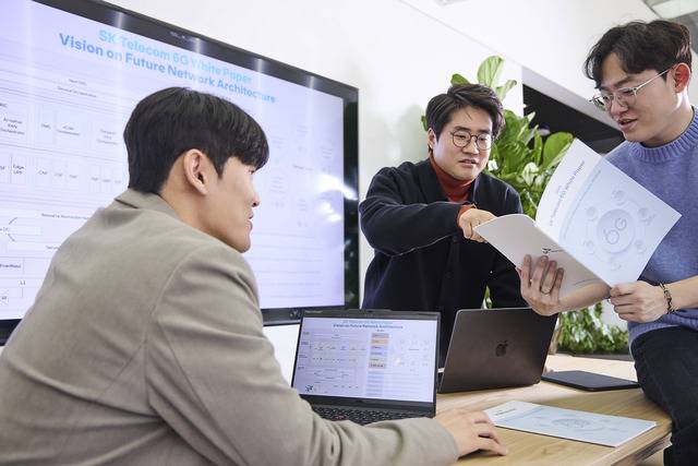 SK텔레콤이 중장기 네트워크 진화 전략을 담은 세번째 6G 백서 '아테나(ATHENA)'를 발간했다. /SK텔레콤