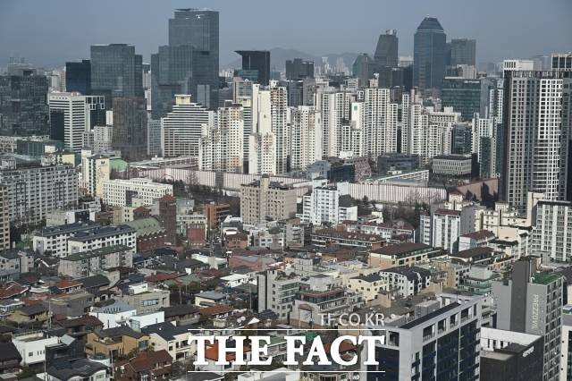 경기 광명뉴타운에 새 아파트가 속속 들어오는 등 개발이 활발히 진행되고 있다. /박헌우 기자