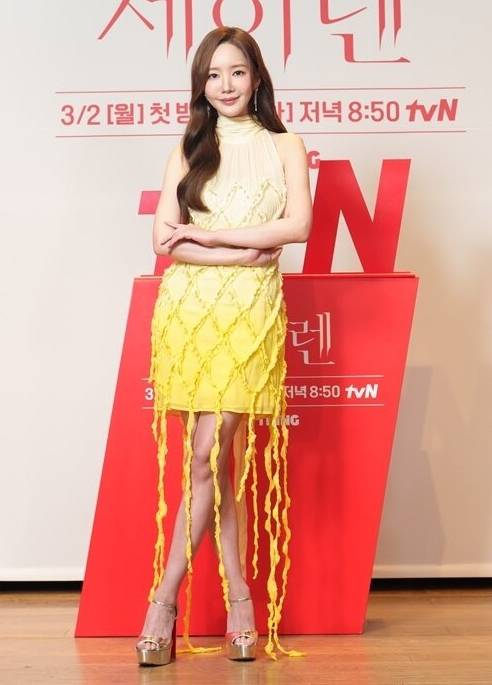 새 드라마 '세이렌'에 출연한 배우 박민영이 "물만 마시며 다이어트했다"고 밝혔다. /사진=tvN