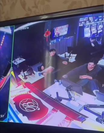 사행성 오락실 방문한 롯데 고승민, 김동혁, 김세민, 나승엽 [SNS 스레드 캡쳐]