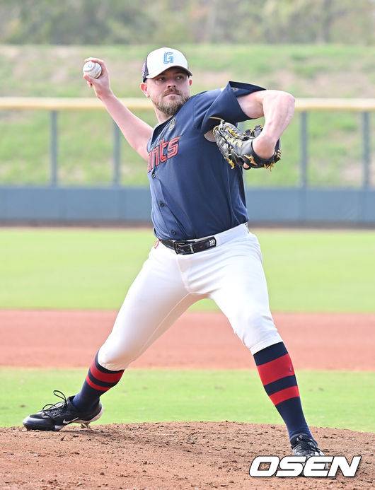 [OSEN=타이난(대만), 이석우 기자] 롯데 자이언츠 제레미 비슬리 077 2026.02.02 / foto0307@osen.co.kr