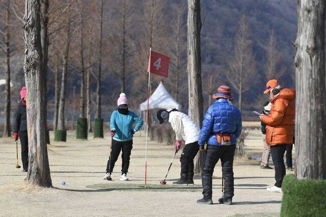 지난해 2월 열린 2025 시즌 오픈 전국 파크골프 대회 모습. 사진제공|화천군