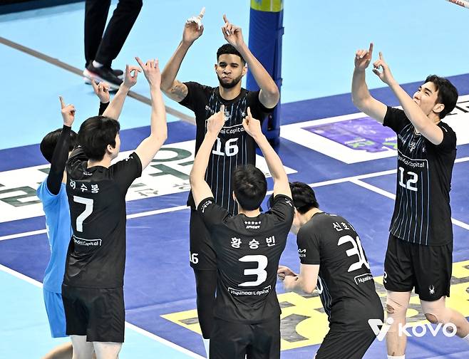 세리머니하는 현대캐피탈 선수들 [한국배구연맹 제공. 재판매 및 DB 금지]