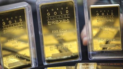 서울 종로구 한국금거래소에 전시중인 골드바./뉴시스