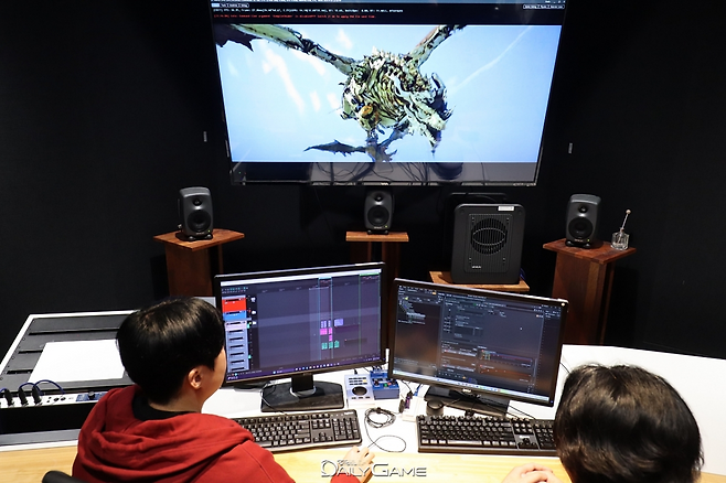 게임의 몰입감은 압도적인 그래픽과 함께 생생한 사운드로 완성된다. 사진은 음향효과를 개발한 오디오실 스튜디오.