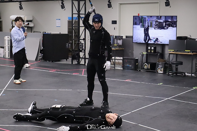 납검하는 작면을 다양한 카메라 각도로 비추면서 최적의 연출을 찾는 과정을 거쳤다고 한다. 8명이 등장하는 집단 전투 씬을 캡쳐하는 데만 3일이라는 시간이 필요했다고 한다.