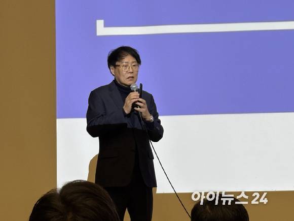 박재근 한양대학교 융합전자공학부 석학 교수 겸 한국반도체디스플레이기술학회장 [사진=권서아 기자]