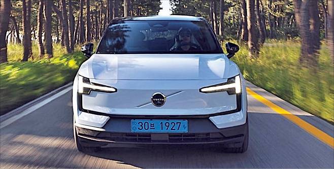 볼보의 소형 전기 SUV인 EX 30. 볼보자동차코리아 제공