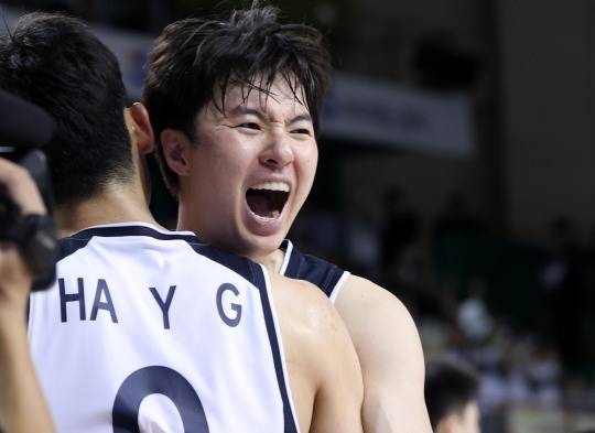 이현중, 만리장성 다시 넘었다. 사진[연합뉴스]