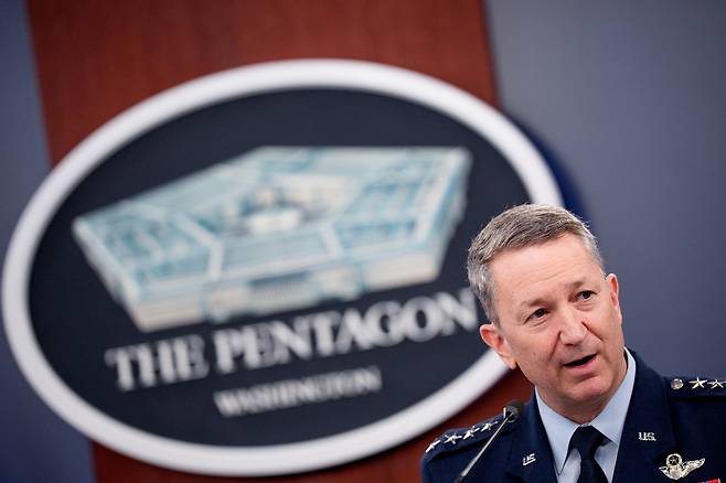 댄 케인 미 합참의장이 지난해 6월 버지니아주 알링턴의 펜타곤(국방부)에서 열린 기자회견에서 이란 공격 작전의 세부 사항을 설명하고 있다. [게티이미지]