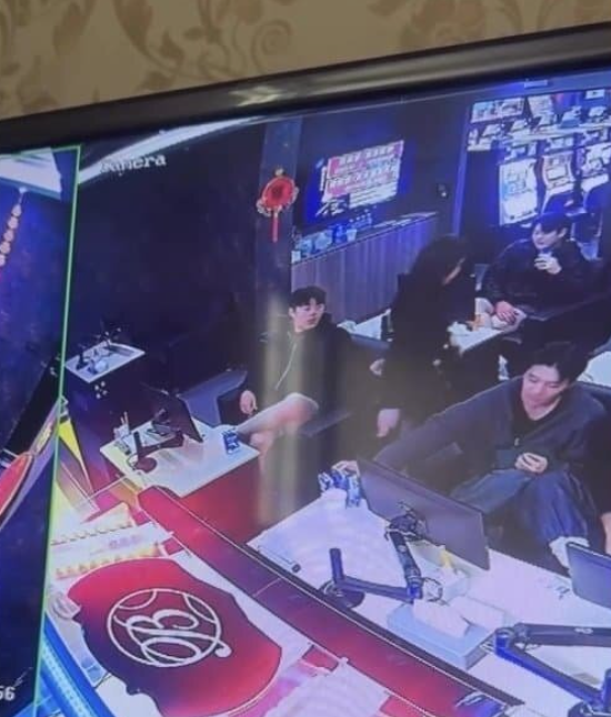 ▲ 해당 선수는 고승민 나승엽 김동혁 김세민 등 총 4명이다.&nbsp;롯데는 자체 입장문을 통해 “나승엽, 고승민, 김동혁, 김세민 선수가 해당 국가에서 불법으로 분류되어 있는 장소에 방문한 것을 확인했습니다”고 해당 사실을 인정했다.ⓒ온라인 커뮤니티