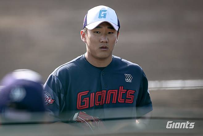 ▲ 지난해 2차 드래프트를 통해 롯데 자이언츠의 선택을 받은 김영준이 스프링캠프에서 생존 경쟁을 이어나가는 중이다. ⓒ롯데 자이언츠
