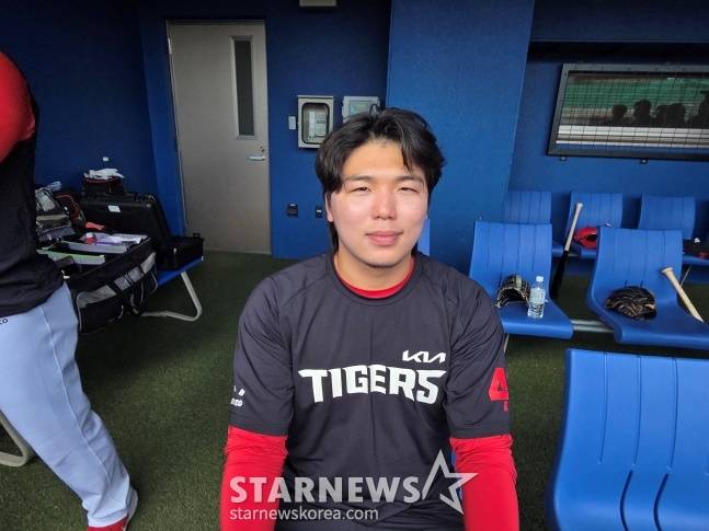 KIA 황동하가 24일 일본 오키나와현 카데나에 위치한 카데나 야구장에서 열린 2026 월드베이스볼클래식(WBC) 대비 대표팀과 연습 경기를 앞두고 스타뉴스와 인터뷰했다. /사진=김동윤 기자