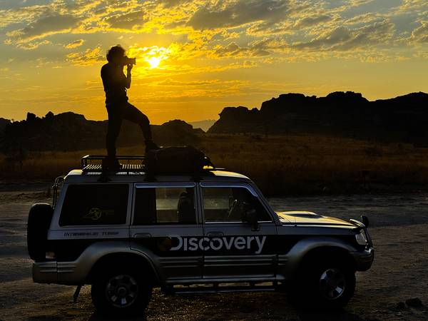 서정철 사진작가가 지난해 9월 26일부터 10월 19일까지 마다가스카르를 여행했다. 사진을 찍고 있는 서 작가. /서정철