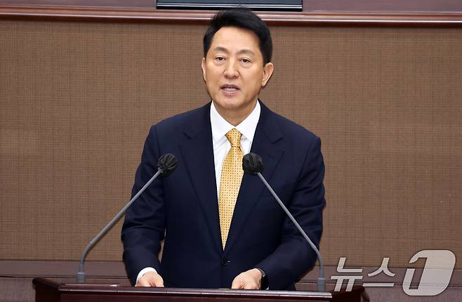 오세훈 서울시장이 24일 오후 서울 중구 서울시의회에서 열린 334회 임시회 개회식에서 인사말을 하고 있다. 2026.2.24 ⓒ 뉴스1 최지환 기자