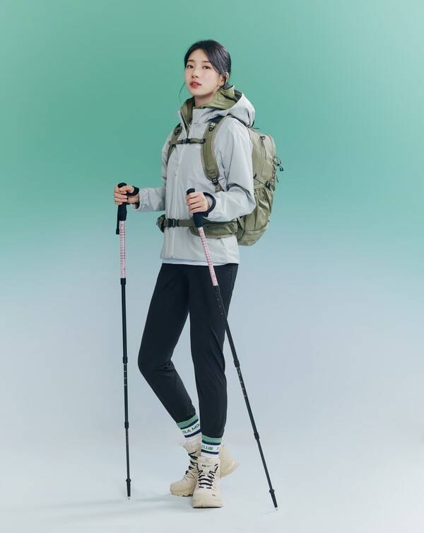 K2가 전속모델 수지와 함께한 2026년 봄·여름(SS) 시즌 아웃도어 화보를 공개했다.(K2, 수지와 함께한 2026 봄·여름 시즌 아웃도어 화보 공개). /사진=K2