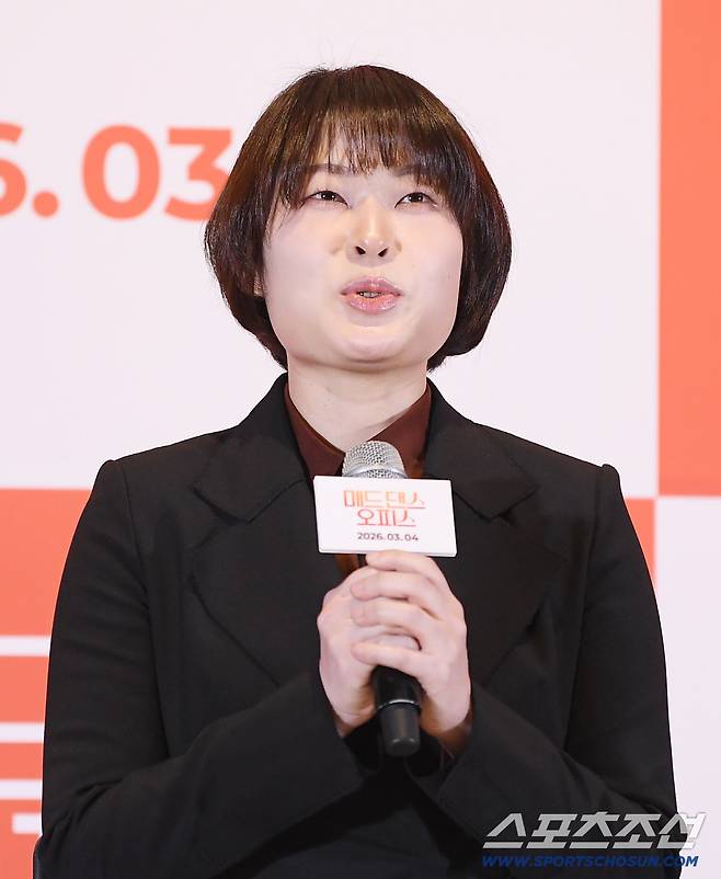 영화 '매드댄스오피스' 언론 시사회 및 기자간담회가 24일 오후 서울 용산구 CGV아이파크몰에서 열렸다. 조현진 감독이 질문에 답하고 있다. 정재근 기자 cjg@sportschosun.com/2026.2.24/