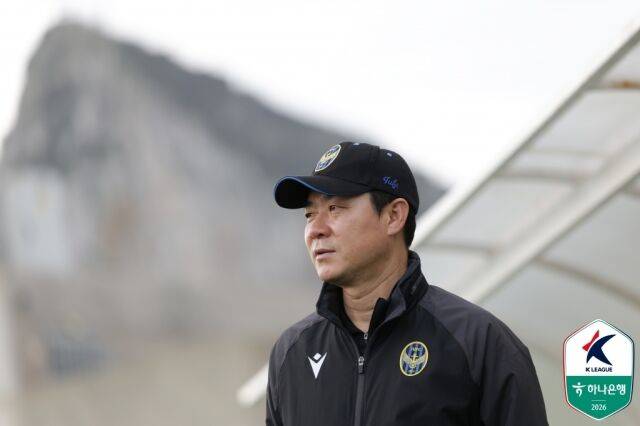 윤정환 감독./한국프로축구연맹