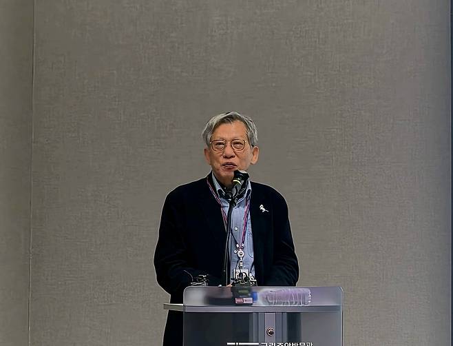 유홍준 국립중앙박물관장이 25일 국립중앙박물관 서화실 재개관 기자간담회에서 발언하고 있다. [김현경 기자]