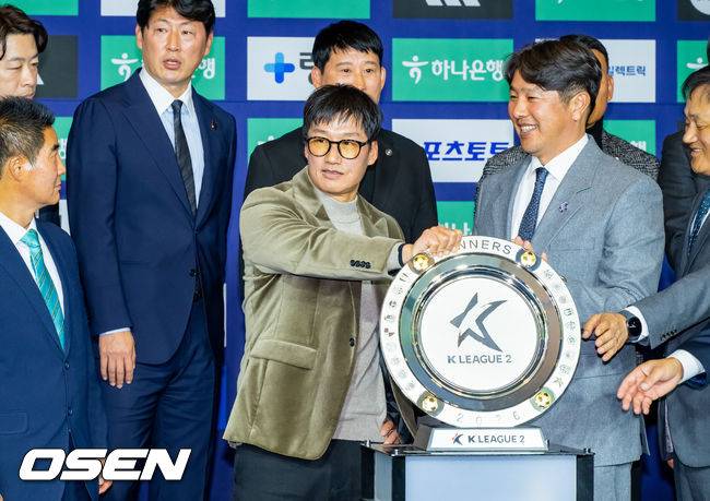 목표는 수원 삼성 우승과 1부 승격