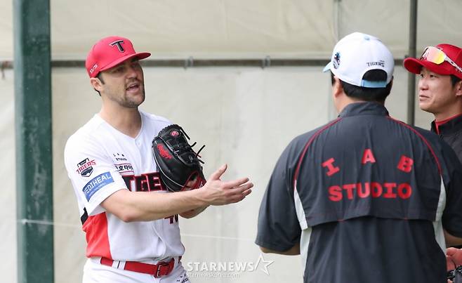 [B하인드★] 챔필 에이스 네일의 위력적인 불펜 피칭 31구 '스위퍼, 커터 레벨업! 형우-찬호 붙어보자'