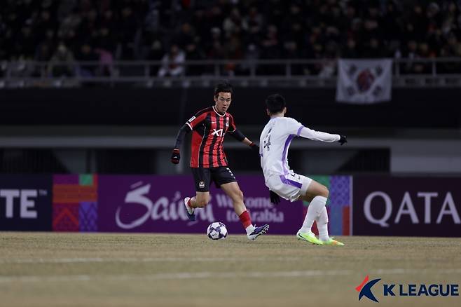 돌파하는 송민규 [한국프로축구연맹 제공. 재판매 및 DB 금지]