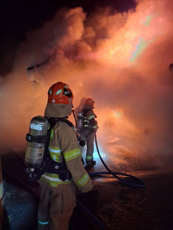 울주군 범서읍 척과리 식당 화재 현장 [울산소방본부 제공. 재판매 및 DB 금지]
