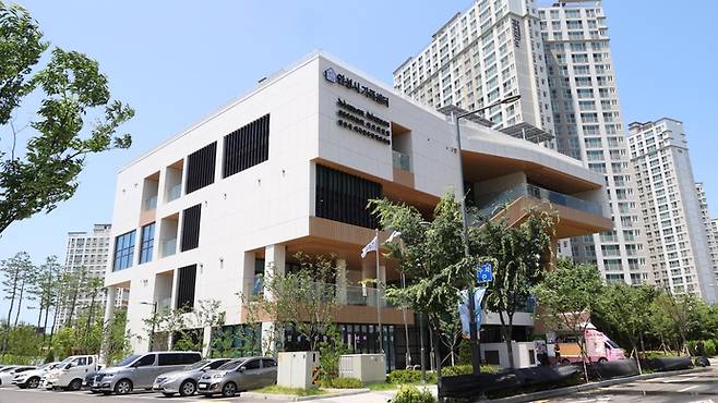 지난해 개관한 안성시가족센터 전경. 사진=안성시청