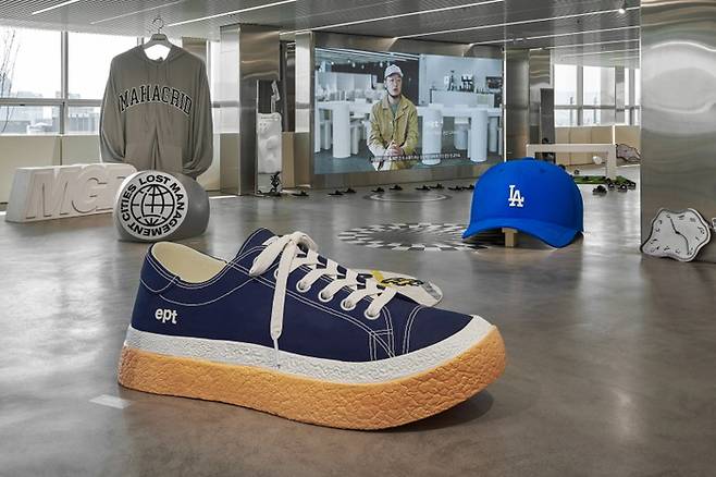 2021년 3월 무신사 테라스 홍대에서 진행한 '이상한 나라의 테라스' 기획 전시. /사진: 무신사 제공