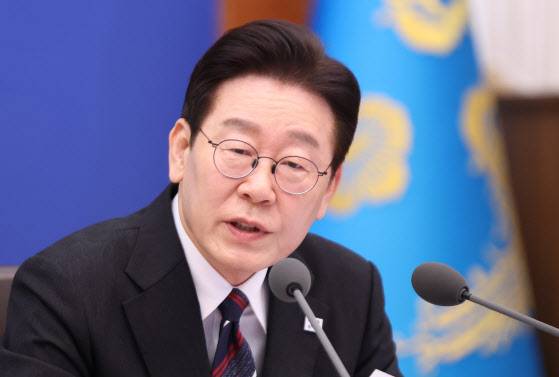 이재명 대통령이 24일 청와대에서 열린 국무회의에서 발언하고 있다.(사진=연합뉴스)