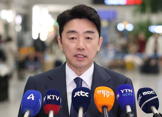 UAE를 방문하고 돌아온 강훈식 비서실장 〈출처=연합뉴스〉