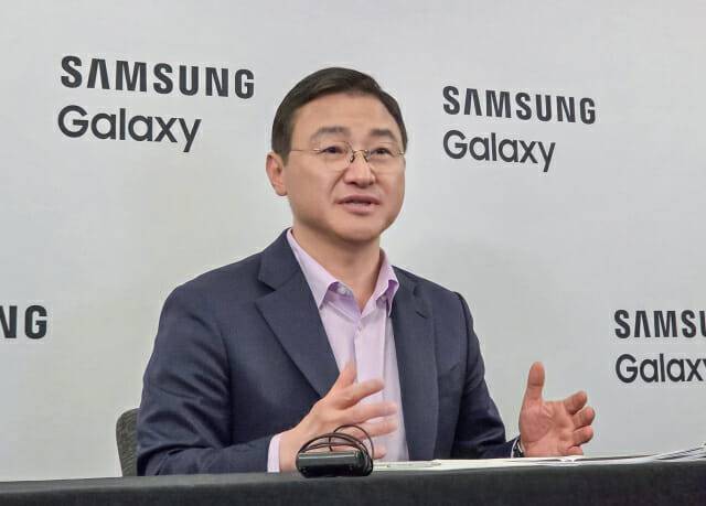 노태문 삼성전자 DX부문장(사장)이 기자 간담회에서 발언하고 있다.(사진=삼성전자)