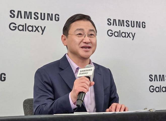 삼성전자의 노태문 대표이사 사장(DX부문장)이 25일(현지시간) 미국 샌프란시스코에서 열린 기자간담회에서 발언하고 있다. 삼성전자 제공