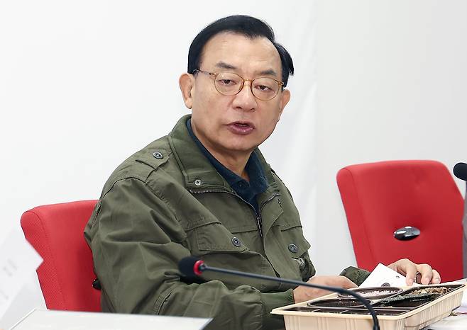 이정현 국민의힘 공천관리위원장이 지난 23일 오전 서울 영등포구 국민의힘 당사에서 열린 공천관리위원회 회의에서 발언하고 있다. /뉴스1