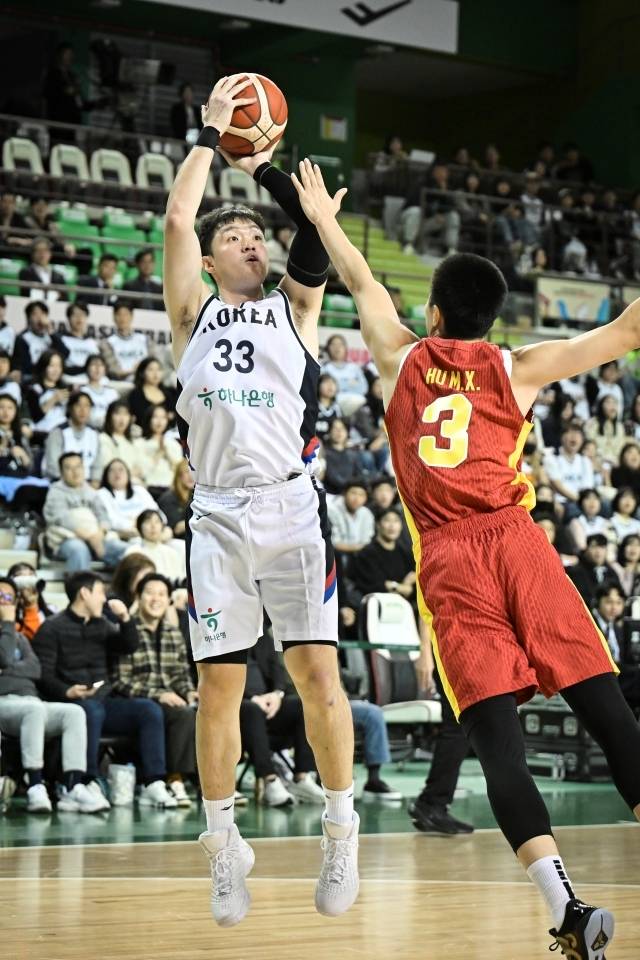 하윤기, 이원석이 없는 대한민국 빅맨진에서 이승현은 큰 안정감을 주는 존재다. 사진=대한민국농구협회 제공