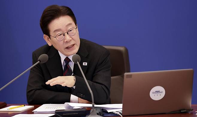 이재명 대통령이 24일 청와대에서 열린 국무회의에서 발언하고 있다. 청와대통신사진기자단