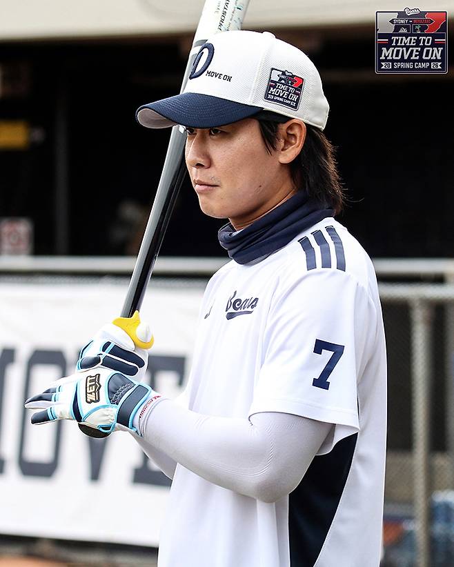 ▲ 박찬호는 공격에서 두 번의 출루를 기록한 것에 이어 수비에서도 감각적인 핸들링으로 인상 깊은 활약을 했다 ⓒ두산베어스