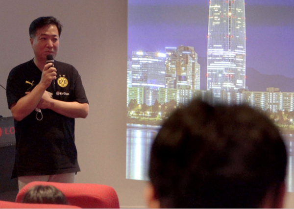 롯데물산 시절의 이강훈 대표이사(사진=롯데)