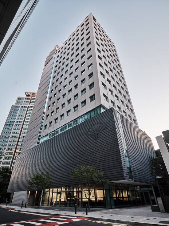 동화약품은 다음달 사내이사 3명과 사외이사 2명을 새로 선임한다. 사진은 동화약품 사옥. /동화약품