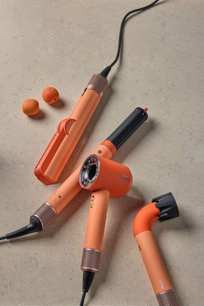 다이슨코리아가 27일 '세라믹 아프리콧 & 토파즈' 한정판 기프트 에디션 5종을 출시했다. 다이슨코리아