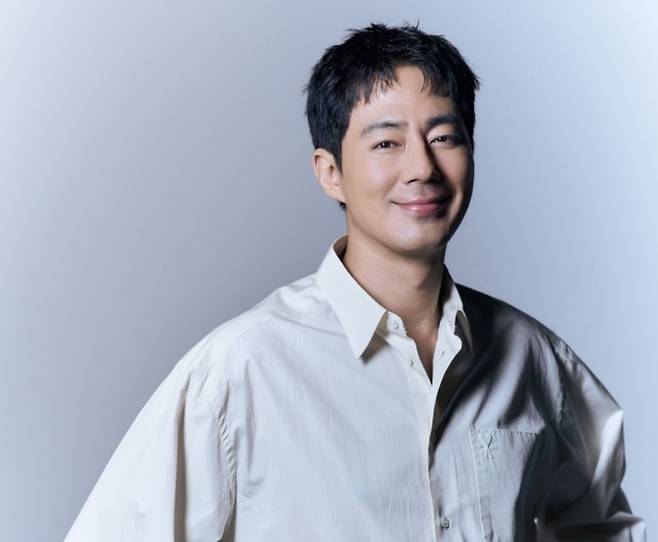 조인성. 사진|베이스캠프 컴퍼니